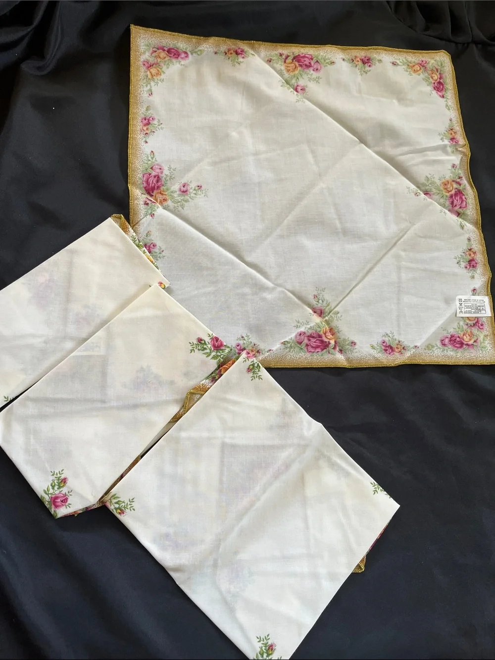 Vtg Royal Albert Old Country Roses Gold Trim Napkins Set Of 4 Unused *READ*